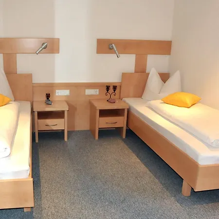 Haus Bstieler Oda ve Kahvaltı 3*