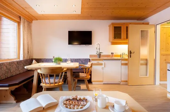 Haus Bstieler Oda ve Kahvaltı 3*