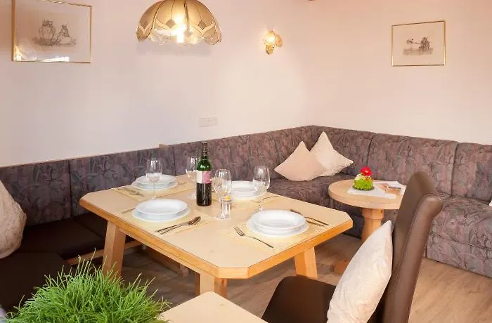 לינה וארוחת בוקר Haus Bstieler