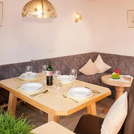 ベッド・アンド・ブレックファスト Haus Bstieler