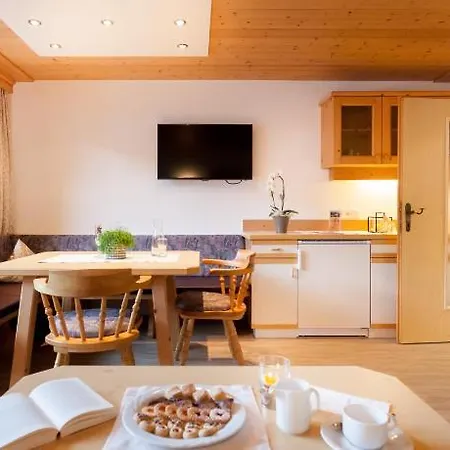 Haus Bstieler ベッド・アンド・ブレックファスト 3*